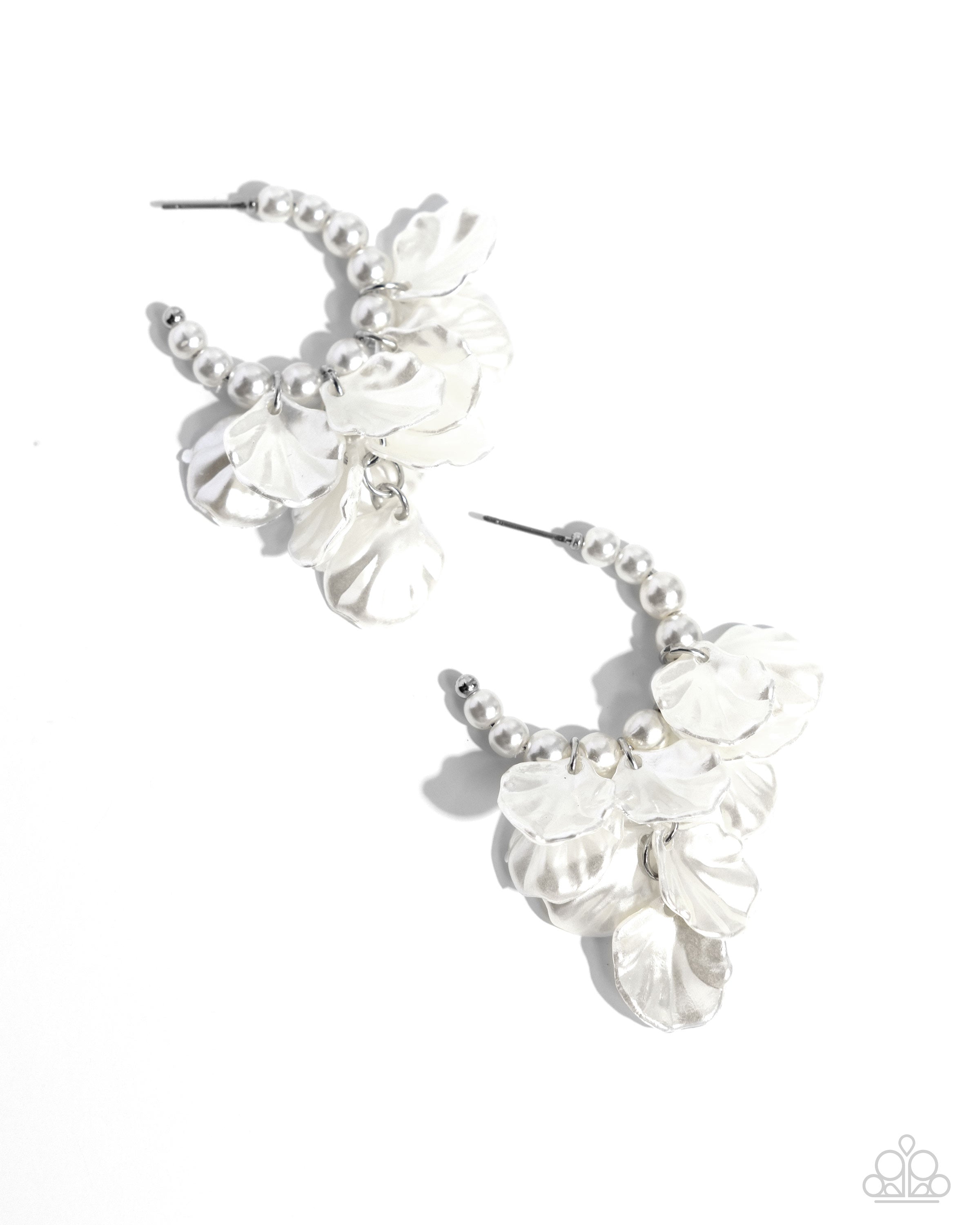 Paparazzi - Frilly Feature - White