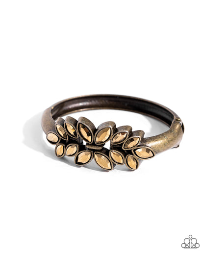 Paparazzi - Glamorously Garnished - Brass
