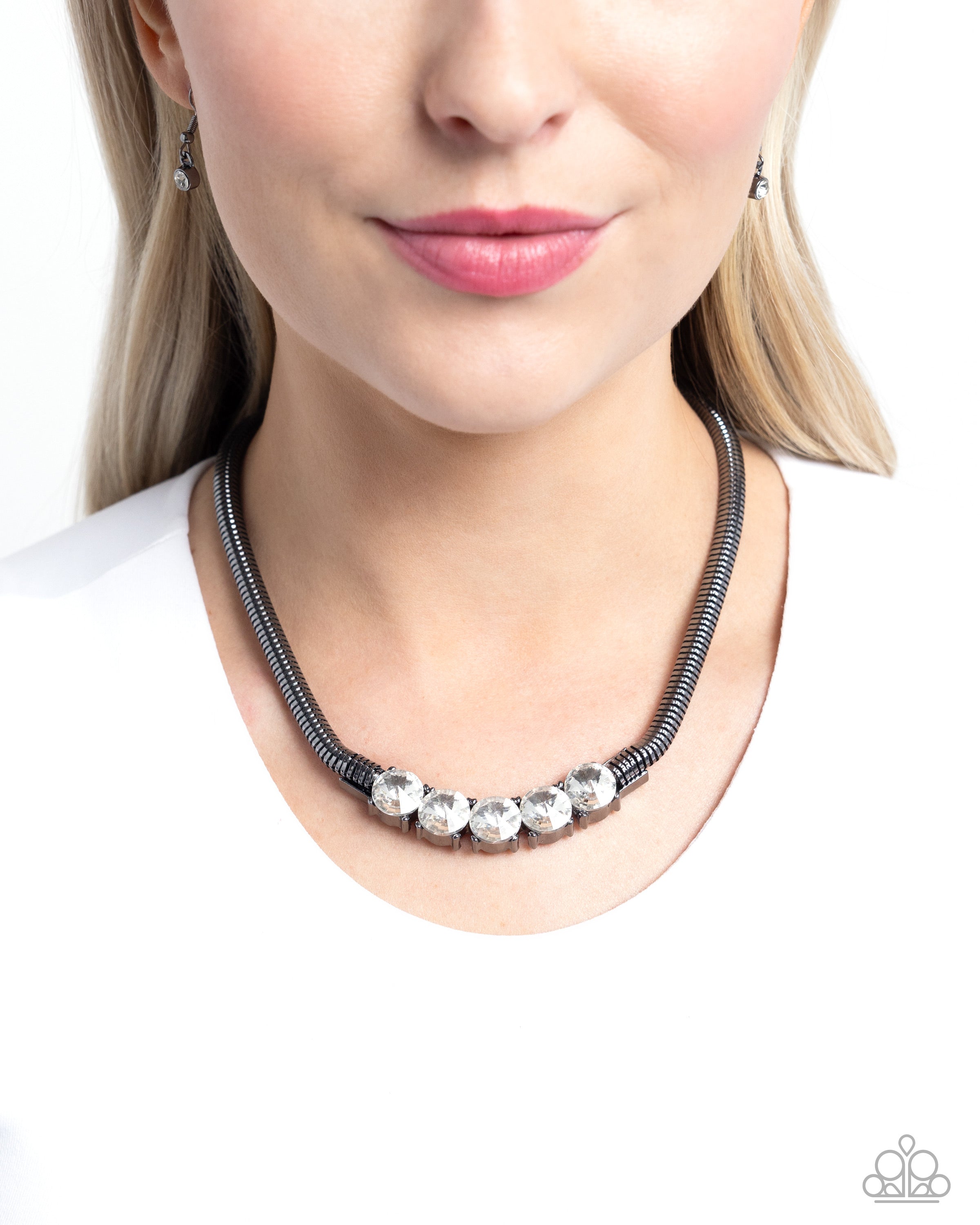 Paparazzi - Musings Makeover - Black