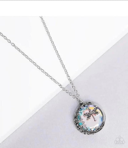 Paparazzi - WHIMSY Beneath My Wings - Multi