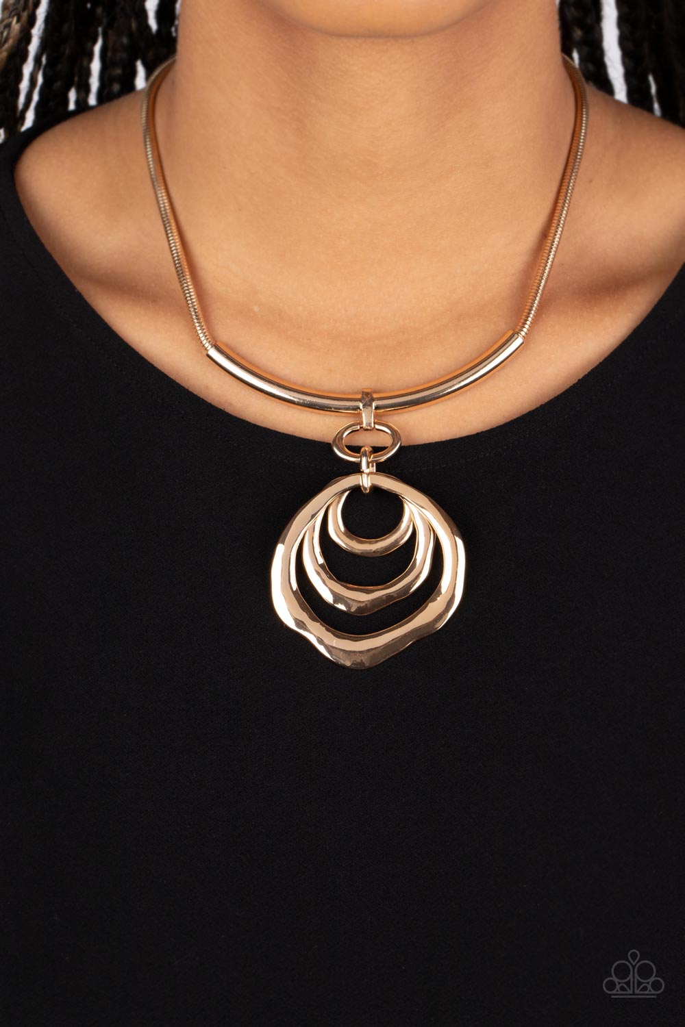 Paparazzi - Forged in Fabulous - Gold