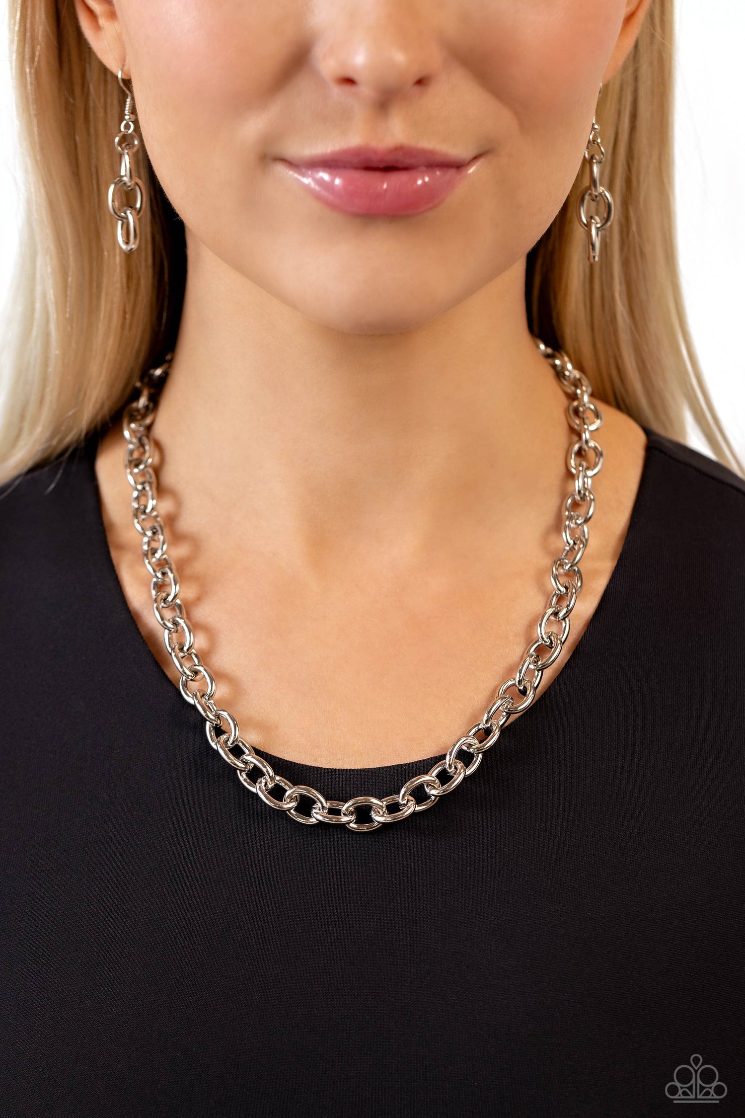 Paparazzi - Things Have CHAIN-ged - Silver