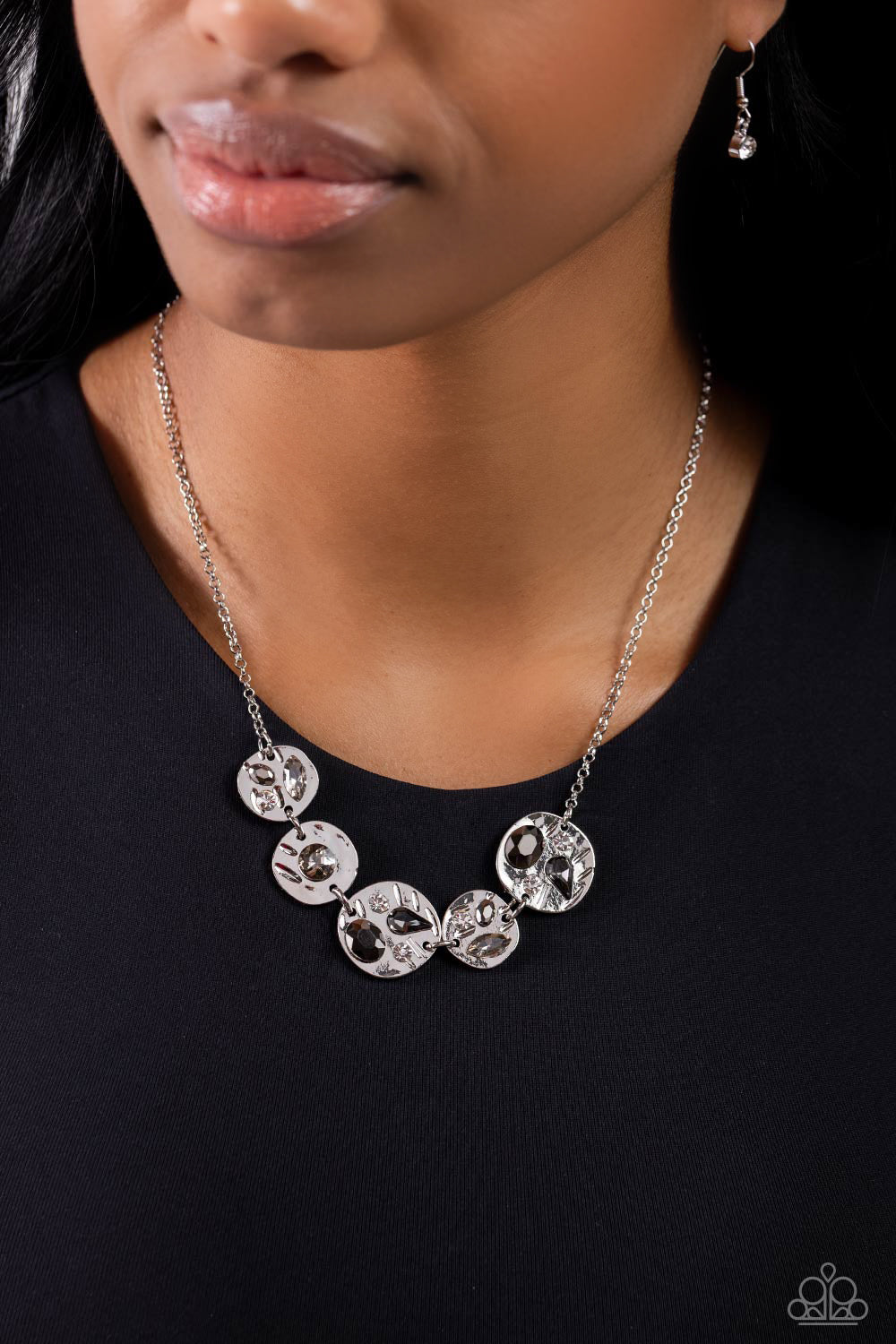 Paparazzi - Handcrafted Honor - Silver