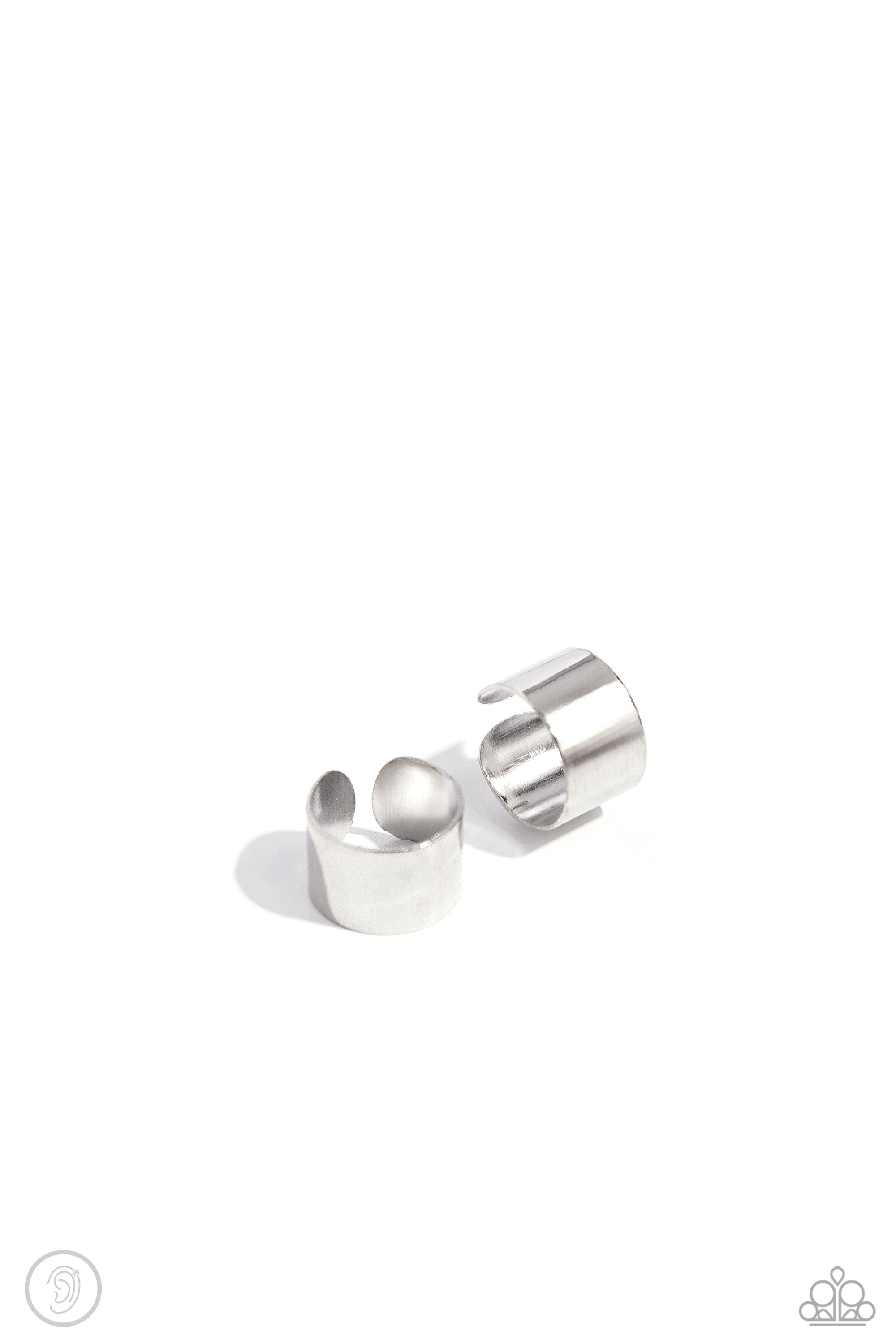 Paparazzi - Seize the Chicness - Silver (Ear Cuffs)